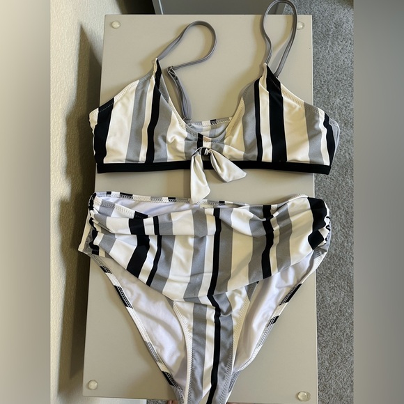 Cupshe | Striped High-Waisted Bikini Set - Picture 5 of 10